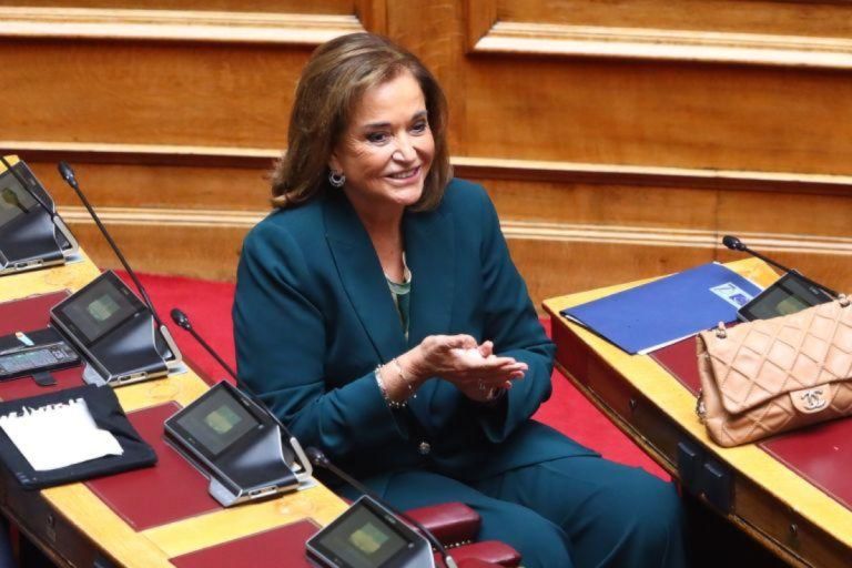 Damage control στη ΝΔ: «Δεν υπάρχουν αντάρτες» επιμένει η Ντόρα Μπακογιάννη