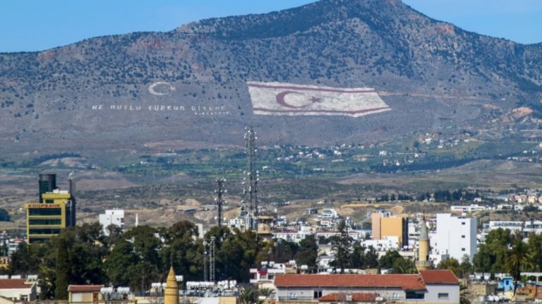 Συναγερμός στην Κύπρο: Κατοχικά άρματα μάχης στη Νεκρή Ζώνη και μεγάλη ένταση με δυνάμεις του ΟΗΕ