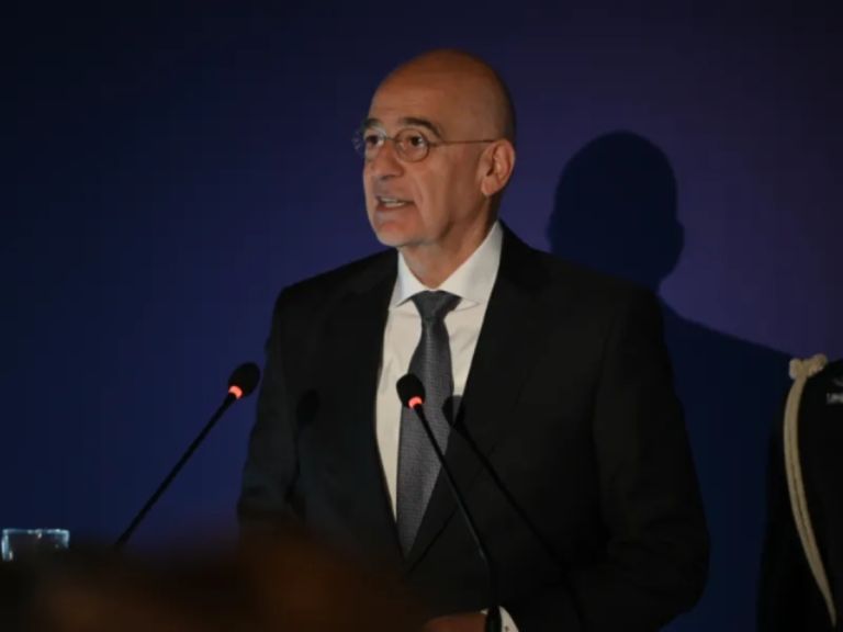 Δένδιας: Νέο δόγμα άμυνας στο Αιγαίο με drones και πυραύλους – σαφείς αιχμές προς Τουρκία