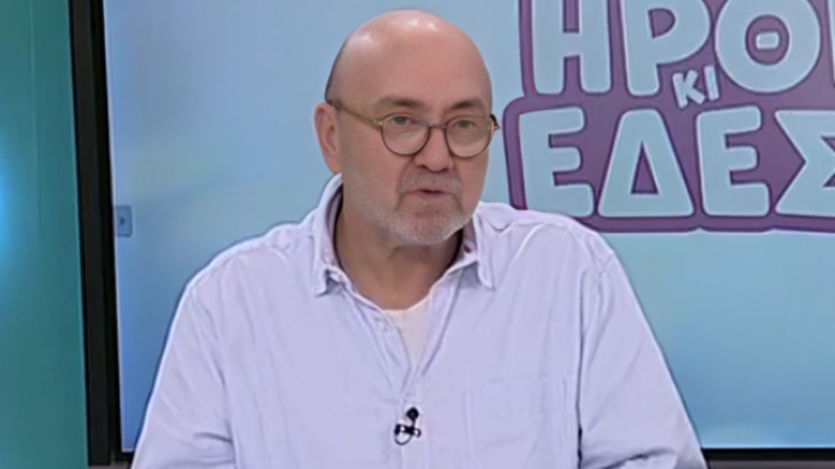 Έγινε κι αυτό!Γκάφα Κύπριου παρουσιαστή: Έβαλε την πιστωτική του κάρτα σε φακελάκι γάμου