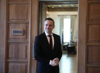 «Η Αθήνα δεν είναι Airbnb»: Πολιτική σύγκρουση για τον υπερτουρισμό στην πρωτεύουσα