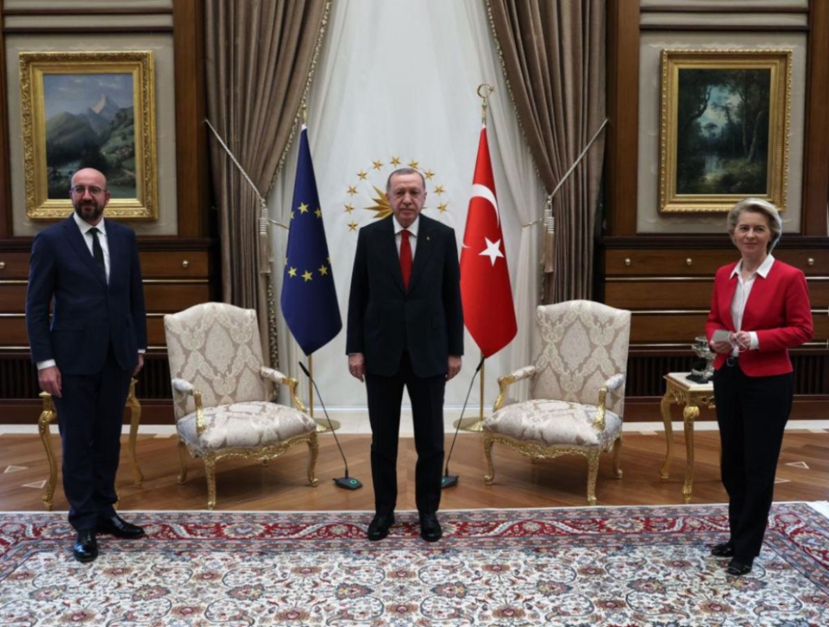 Αντιτουρκικός άξονας ή επικοινωνιακός πόλεμος; Η ΕΕ στο στόχαστρο της Άγκυρας
