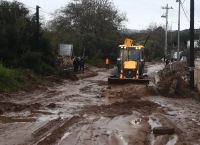Κακοκαιρία Erminio: Νεκρός άνδρας στη Νέα Μάκρη – Πλημμύρες σε ανατολική Αττική, Πόρο, Ρόδο, Σίκινο