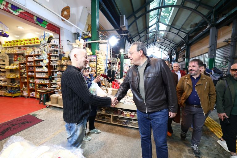 «Σε άλλη Ευρωπαϊκή χώρα δεν θα επέμενε με τόσα σκάνδαλα» — Φάμελλος για την κυβέρνηση Μητσοτάκη