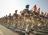 Φρουροί της Επανάστασης: Απειλές για «θανάσιμη δίνη» στα Στενά του Ορμούζ