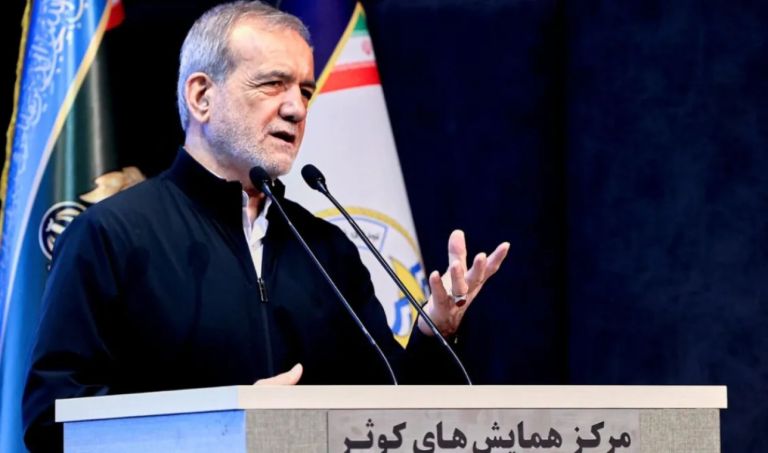 Ιράν: Ανοιχτή επιστολή Πεζεσκιάν προς τον αμερικανικό λαό-“Δεν είμαστε απειλή,θα υπερασπιστούμε τη χώρα μας”