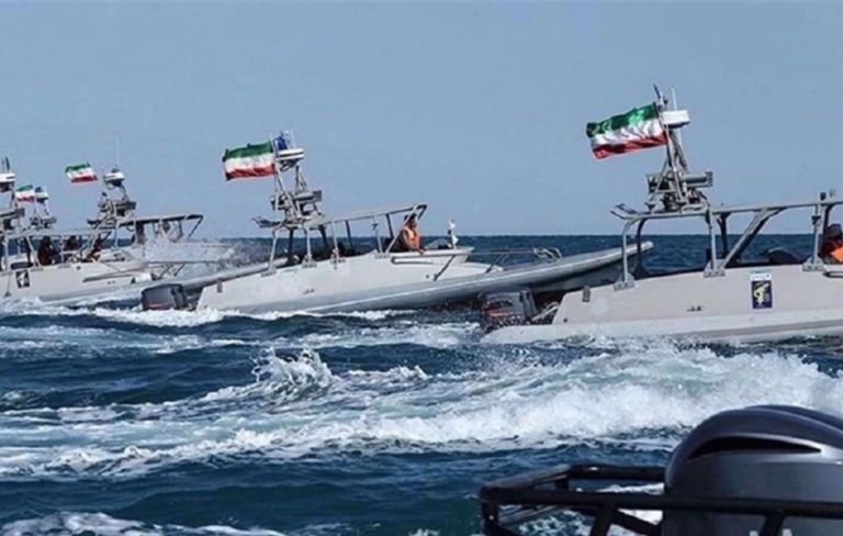 Απειλές στο Ορμούζ: Οι Φρουροί της Επανάστασης προειδοποιούν για πλήγματα σε πλοία