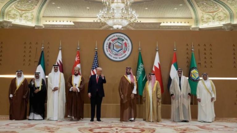 Χωρίς Ορμούζ: Οι χώρες του Κόλπου επανασχεδιάζουν την ενεργειακή τους στρατηγική