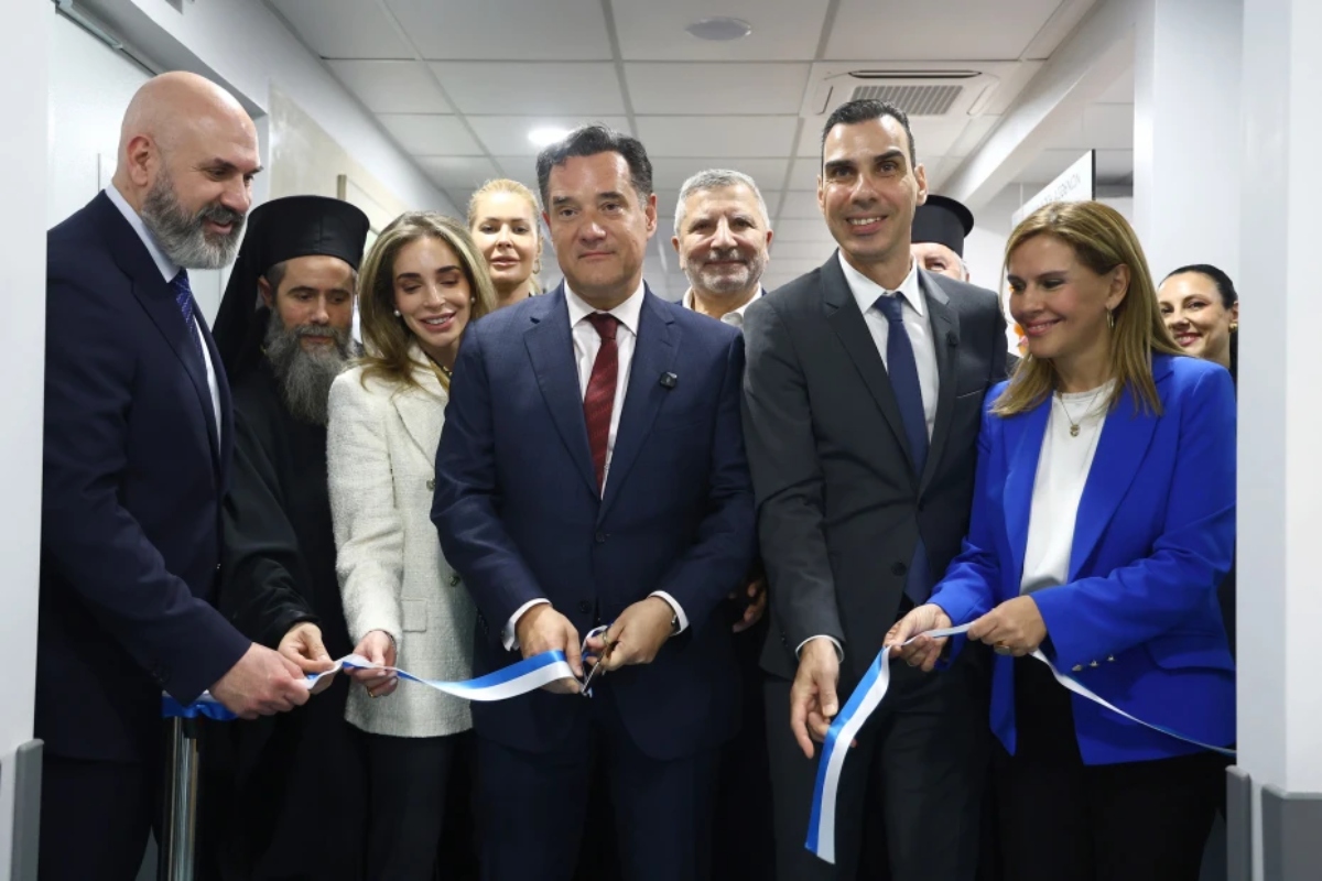 Άδωνις Γεωργιάδης Σπάει Καλούπια: Τα ΤΕΠ της Παμμακάριστου Αναγεννούν το ΕΣΥ!