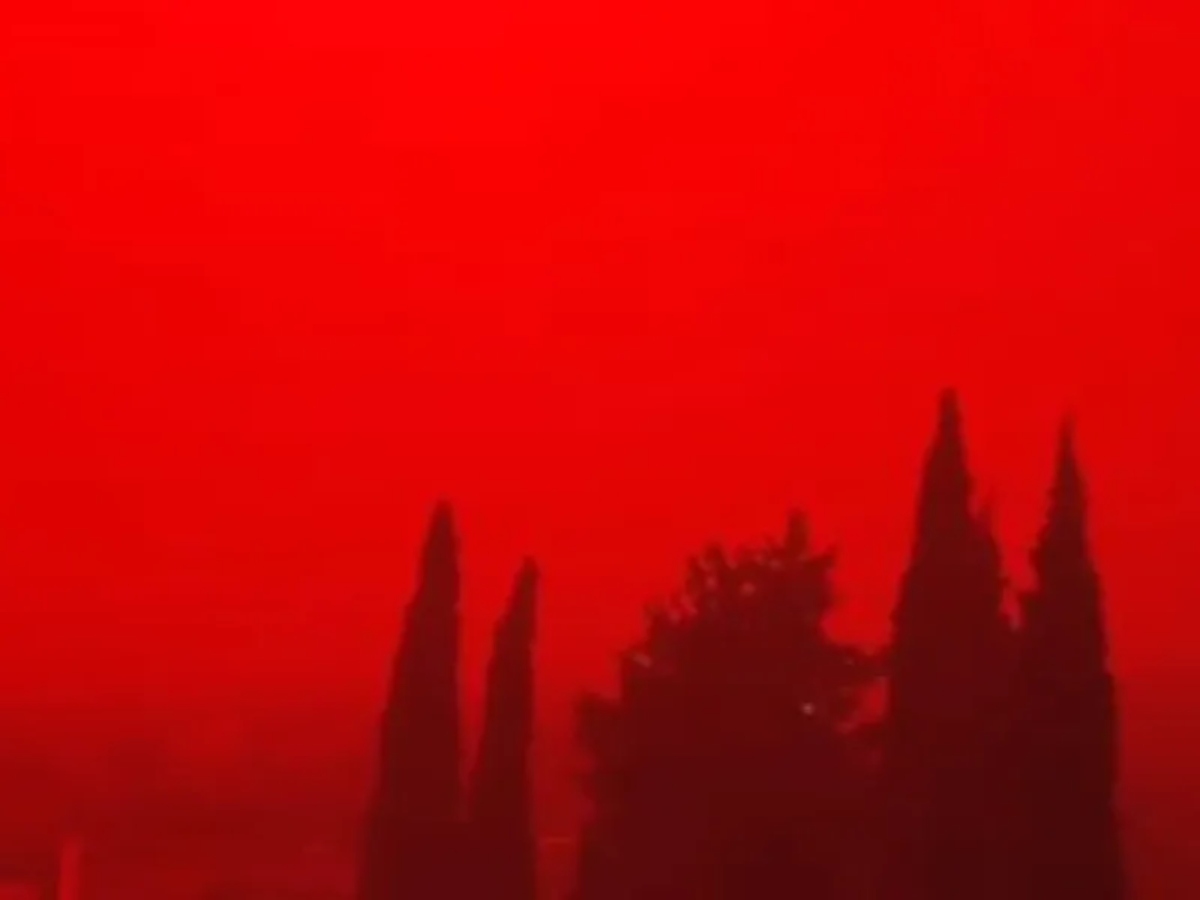 Κακοκαιρία Erminio: Απόκοσμες εικόνες στην Κρήτη-Το Ηράκλειο «θάφτηκε» στην αφρικανική σκόνη