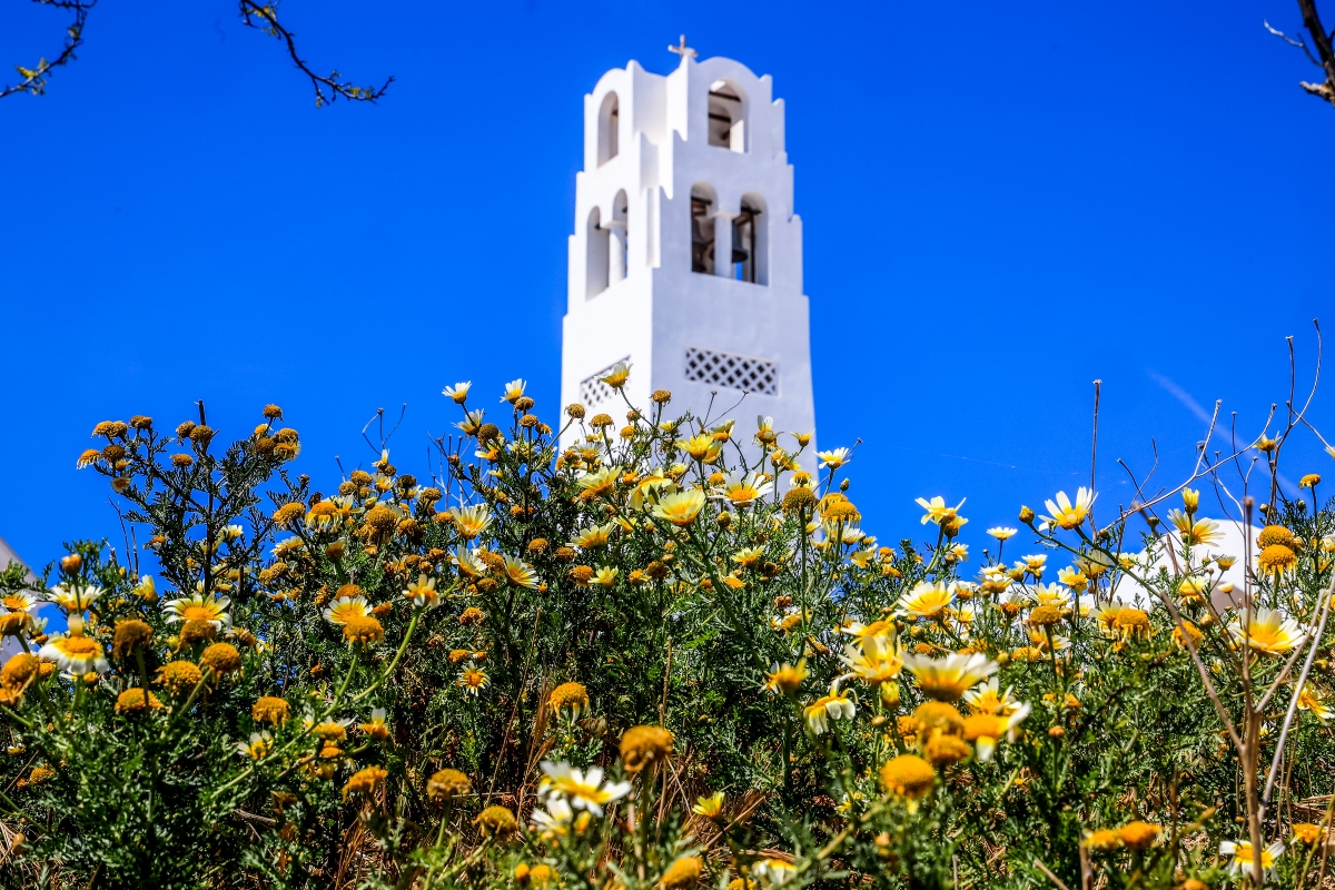 Καιρός Πάσχα: Χωρίς Βροχές ο Επιτάφιος, Με Μπουφάν η Ανάσταση – Λιακάδα στο Σούβλισμα του Αρνιού