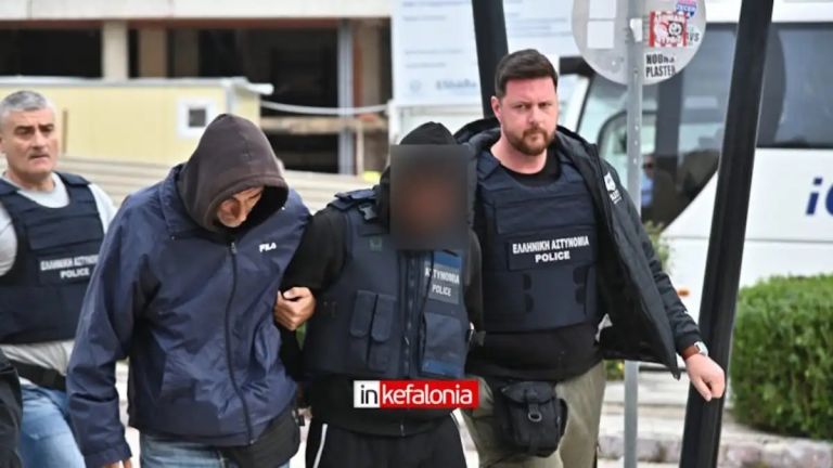 Με σκυμμένα κεφάλια στα δικαστήρια οι τρεις συλληφθέντες για τον θάνατο της 19χρονης Μυρτώς