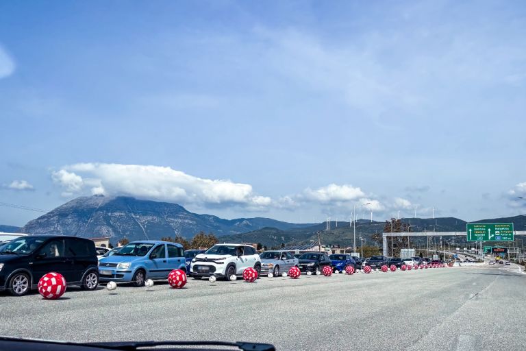 Σε εξέλιξη η επιστροφή των εκδρομέων: Πάνω από 660.000 ΙΧ αναμένονται στην Αττική