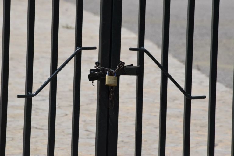 Υπουργείο Παιδείας: Τηλεκπαίδευση στα σχολεία που θα παραμείνουν κλειστά λόγω κακοκαιρίας