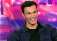 ΑΠΟΚΑΛΥΨΗ που σοκάρει! «Γυμνός στη σκηνή και οι γονείς μου εκεί» – Ο Κοσώνας τα λέει ΟΛΑ!