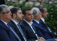 Πάσχα 2026: Εκτός Αθηνών οι πολιτικοί αρχηγοί – Στην πρωτεύουσα για την Ανάσταση ο Ανδρουλάκης