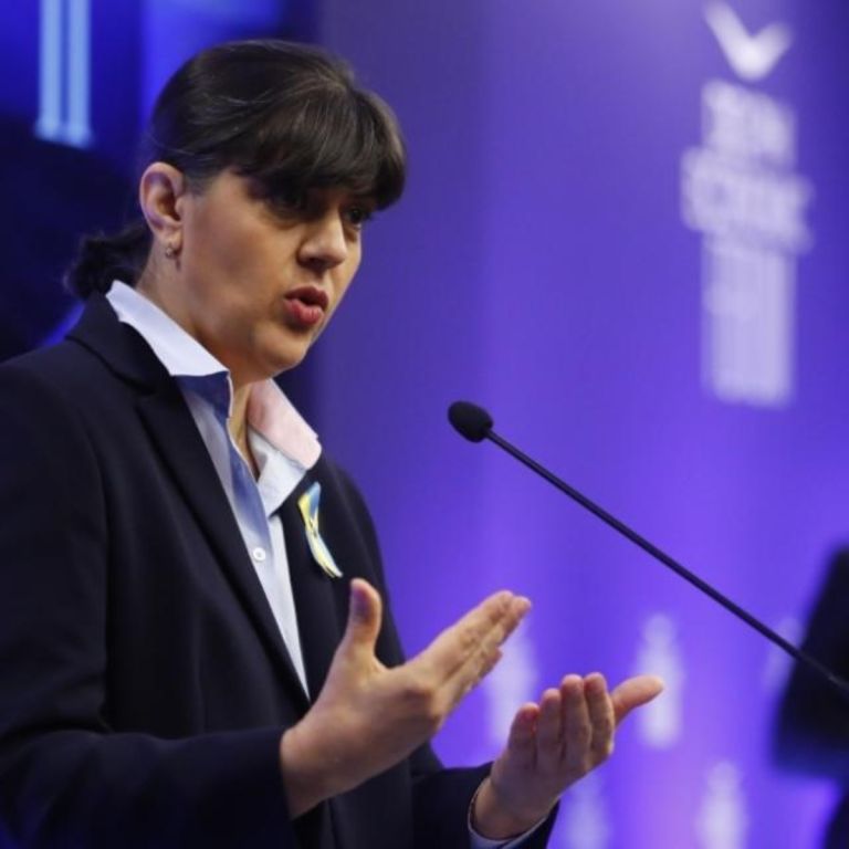 «Δεν είναι διαμεσολάβηση, είναι έγκλημα» – Σκληρή απάντηση Κοβέσι σε ερώτηση-φωτιά