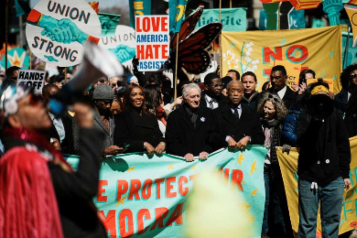 Ρήγμα στο MAGA: Ο πόλεμος με το Ιράν διχάζει τη βάση του Τραμπ