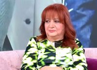 Η Μαίρη Ραζή μιλά ανοιχτά: “Δεν βγαίνει η ζωή με έναν άντρα 40 χρόνια χωρίς ανεξαρτησία” [vid]