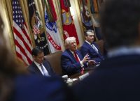 «Χρονική παγίδα» 60 ημερών για τον Τραμπ – Σενάριο πολέμου με το Ιράν με άγνωστη διάρκεια