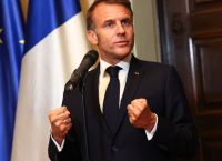 Διπλωματικό Φλερτ στις Βερσαλλίες: Ο Μακρόν “κυνηγά” τον Τραμπ για το G7