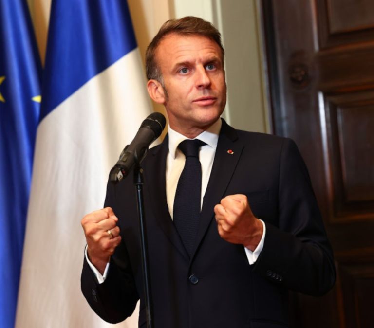 Διπλωματικό Φλερτ στις Βερσαλλίες: Ο Μακρόν “κυνηγά” τον Τραμπ για το G7