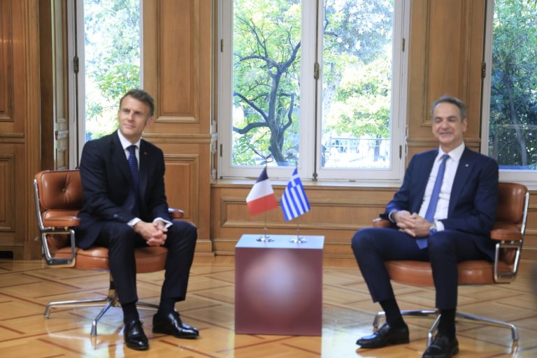 Ρήτρα «μπετόν αρμέ» και ευρωομόλογα: ο άξονας Αθήνας–Παρισιού αλλάζει την Ευρώπη