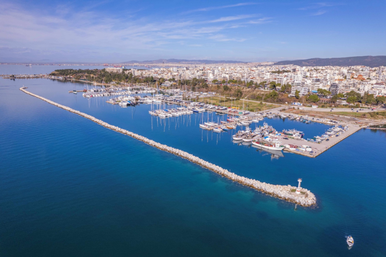 Πέντε επενδυτικά σχήματα έδειξαν ενδιαφέρον για την αξιοποίηση του τουριστικού λιμένα Καλαμαριάς