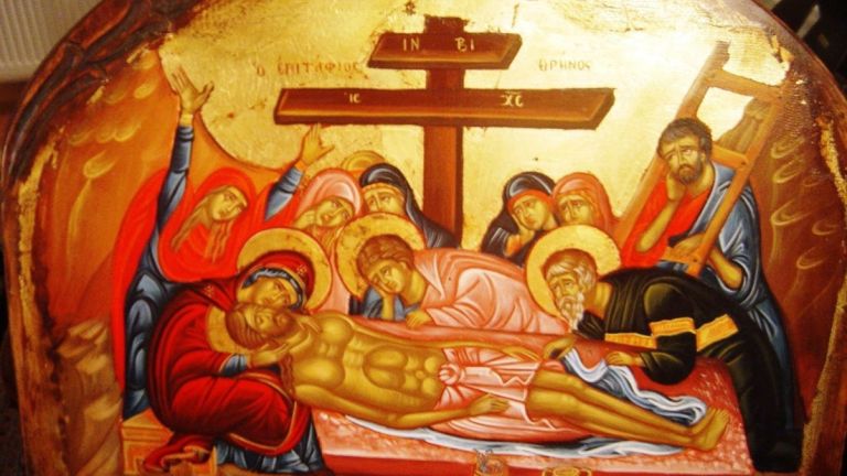 Μεγάλη Παρασκευή: Ω γλυκύ μου έαρ… Το Μοιρολόι της Παναγίας [Στίχοι]