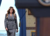 Μελάνια Τραμπ – «Τα ψέματα να σταματήσουν»: ο Έπσταϊν επιστρέφει στο πολιτικό σκηνικό