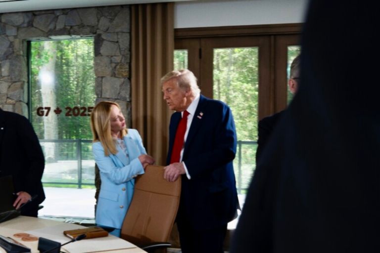 Κλιμάκωση ΗΠΑ–Ευρώπης για Ιράν:Ο Τραμπ επιτίθεται σε Μελόνι Πάπα–διπλωματικός αναβρασμός σε Ρώμη και Βατικανό