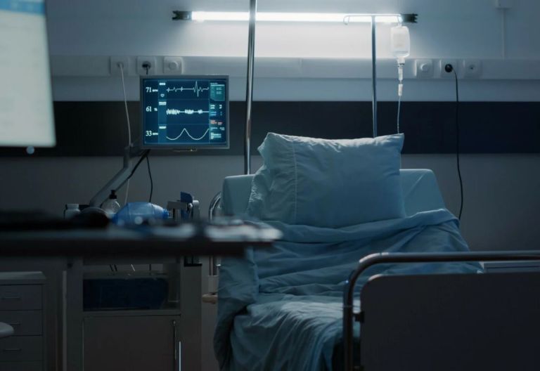 Μενίδι: Μερικός ακρωτηριασμός 14χρονου από κροτίδα – Μάχη των γιατρών για τον αντίχειρα