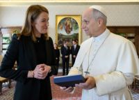 Μέτσολα προς Πάπα Λέοντα: «Σύμβολο ηθικού θάρρους και διαύγειας» – Πρόσκληση να μιλήσει στο Ευρωκοινοβούλιο