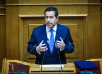 Μηταράκης εναντίον Δουδωνή: «Απαράδεκτο και ανήθικο» – Ένταση στην Επιτροπή Δεοντολογίας