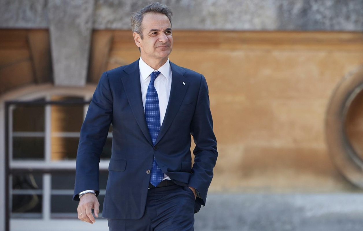 Ανασχηματισμός-αστραπή και σχέδιο ελέγχου κρίσης: τα κρυφά μηνύματα Μαξίμου