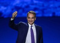 Πασχαλινό μήνυμα Μητσοτάκη: Το φως της Ανάστασης ως οδηγός ενότητας και ελπίδας