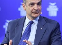 «Κρατάνε δισ. για μετά» – Σφιχτή πολιτική τώρα, παροχές με το σταγονόμετρο έως τη ΔΕΘ