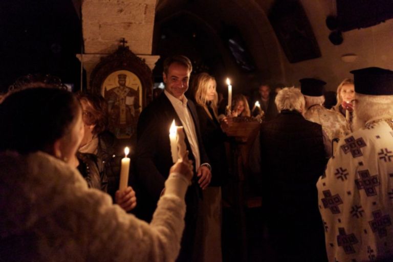 Ο Μητσοτάκης παρακολούθησε την Ακολουθία της Ανάστασης στην Ιερά Μονή Αγίου Ιωάννη Προδρόμου στα Χανιά