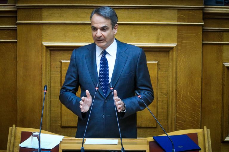Κυβερνητική αντεπίθεση αναμένεται στη Βουλή – Ο Μητσοτάκης “καρφώνει” το ΠΑΣΟΚ και ανοίγει μέτωπο θεσμών