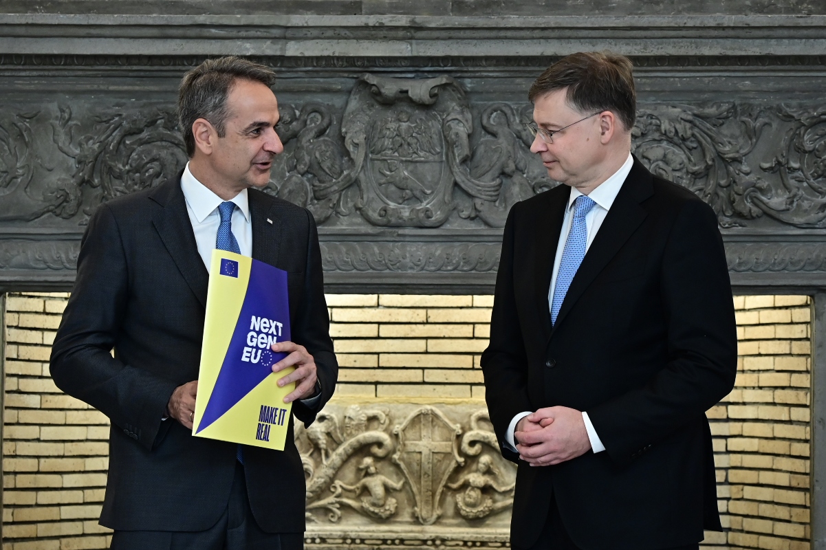 Ντομπρόφσκις σε Μητσοτάκη: Εντυπωσιακή πρόοδος της Ελλάδας σε μεταρρυθμίσεις, χρέος και ανεργία