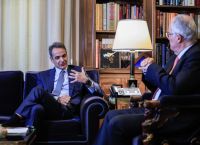 Μητσοτάκης σε Τασούλα: «Η κυβέρνηση έχει κάνει το καλύτερο δυνατό για τη στήριξη των νοικοκυριών»