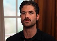 Μουγκοπέτρος: Διαπίστωσα ότι οι φίλοι είναι μετρημένοι στα δάχτυλα του ενός χεριού,μάλιστα σαν το δικό μου