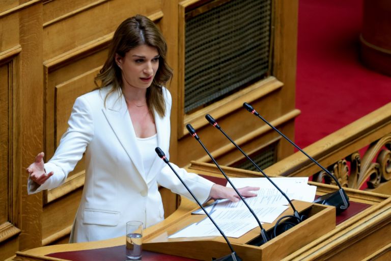 Νοτοπούλου: “Υπέρ της άρσης ασυλίας η επιστολική μου ψήφος – Εκ παραδρομής, δεν εστάλη”