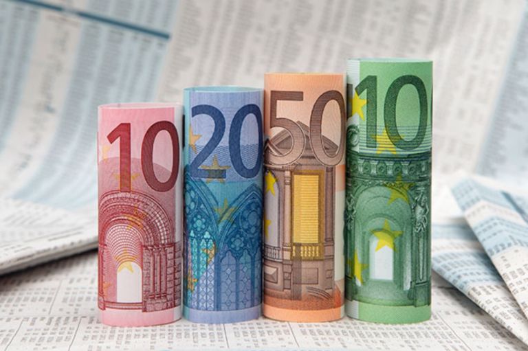 Χρέη άνω των 35 δισ. ευρώ που δεν μπορεί να εισπράξει «σβήνει» η εφορία