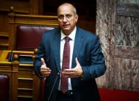 «Γαλάζιο ρήγμα»: 5 βουλευτές αμφισβητούν το επιτελικό κράτος