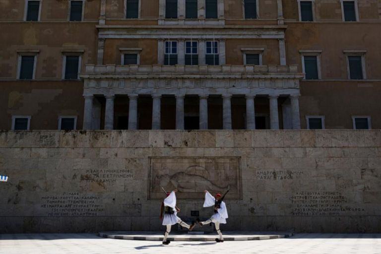 ΟΠΕΚΕΠΕ: Πολιτική καταιγίδα με 11 βουλευτές – Σενάρια ρήξεων και «σιωπηρών» απομακρύνσεων