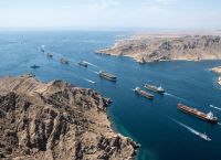 WSJ: Τα ΗΑΕ πιέζουν για άνοιγμα των Στενών του Ορμούζ με τη βία – Έτοιμα να μπουν στη μάχη