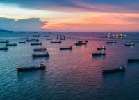 Σκιώδης Εφοδιαστική Πολιτική: Πώς η «Grey Fleet» Ανατρέπει τις Κυρώσεις και τον Παγκόσμιο Εμπορικό Χάρτη