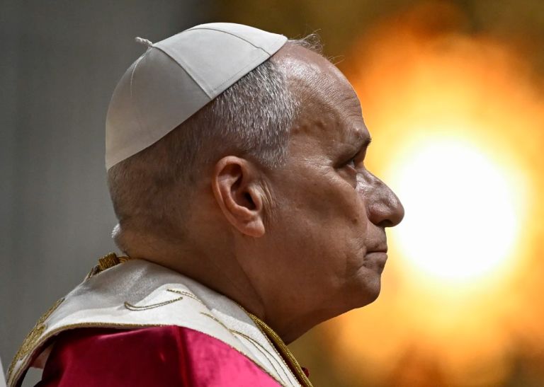 Τραμπ vs Πάπας Λέων: Η σύγκρουση που μπορεί να επηρεάσει καθοριστικά τους καθολικούς ψηφοφόρους στις ΗΠΑ