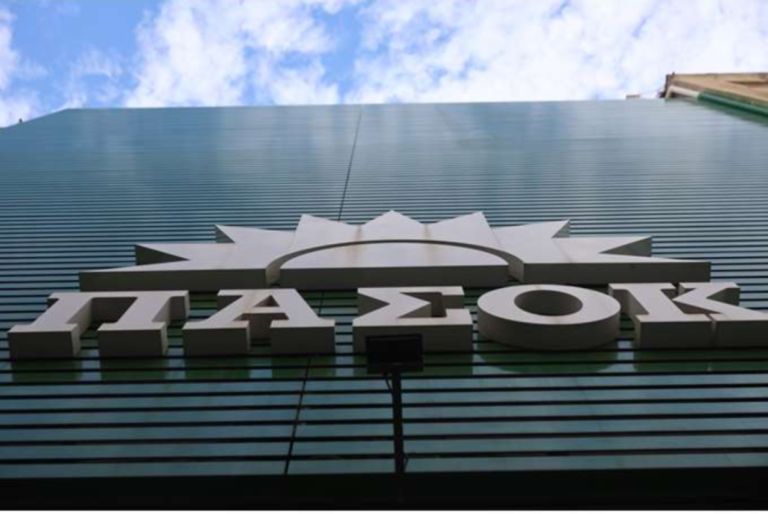 ΠΑΣΟΚ κατά Μαξίμου: «Ρουσφέτι Λαζαρίδη» και εσωτερικοί τριγμοί στη ΝΔ